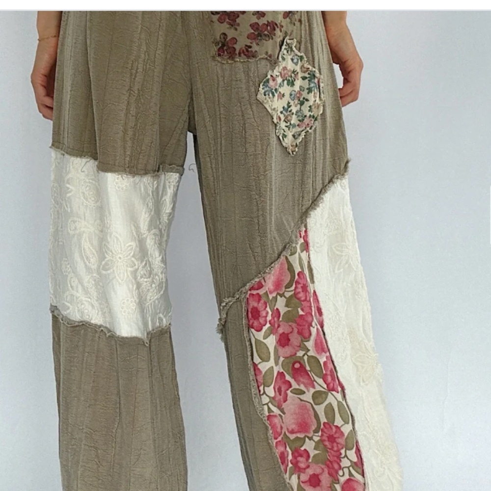 BRAND NEW Floral Patch Pants By POL Sz Small - Picture 13 of 15